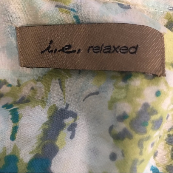 i.e. relaxed 100% Cotton Floral Button Down Roll Sleeve Blouse Size: 8 - Picture 10 of 14